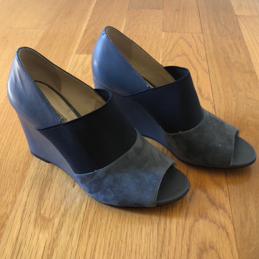 Karl Lagerfeld Darci Wedge